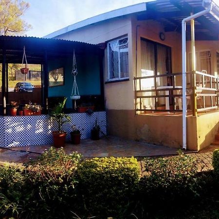 Otentik Guesthouse Mbabane Exterior foto